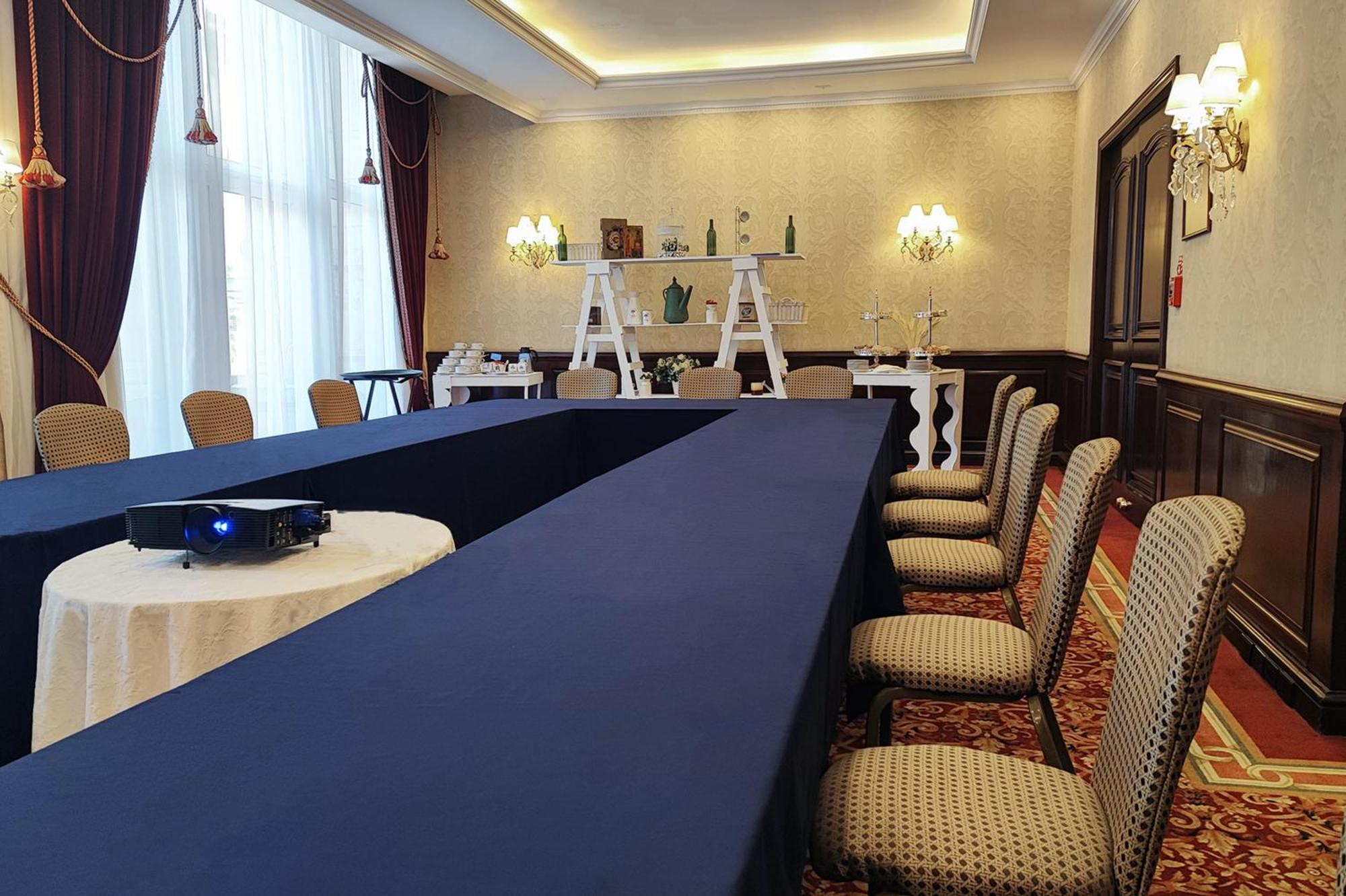 Gran Hotel Ciudad De Mexico Zocalo View Exterior photo A meeting room at the hotel