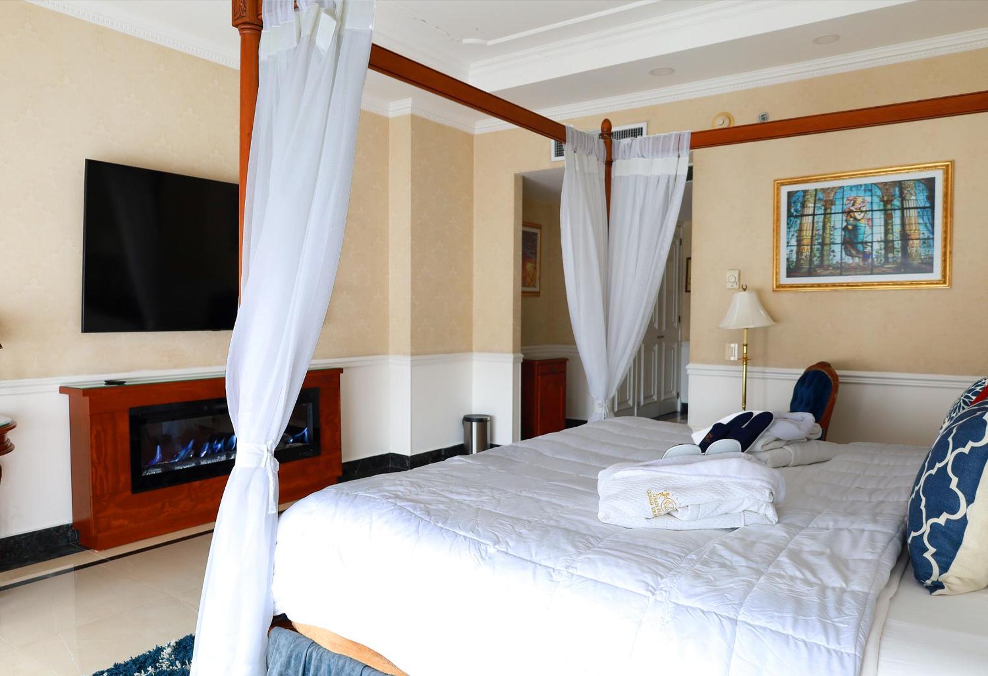 Gran Hotel Ciudad De Mexico Zocalo View Exterior photo A guest room at the hotel