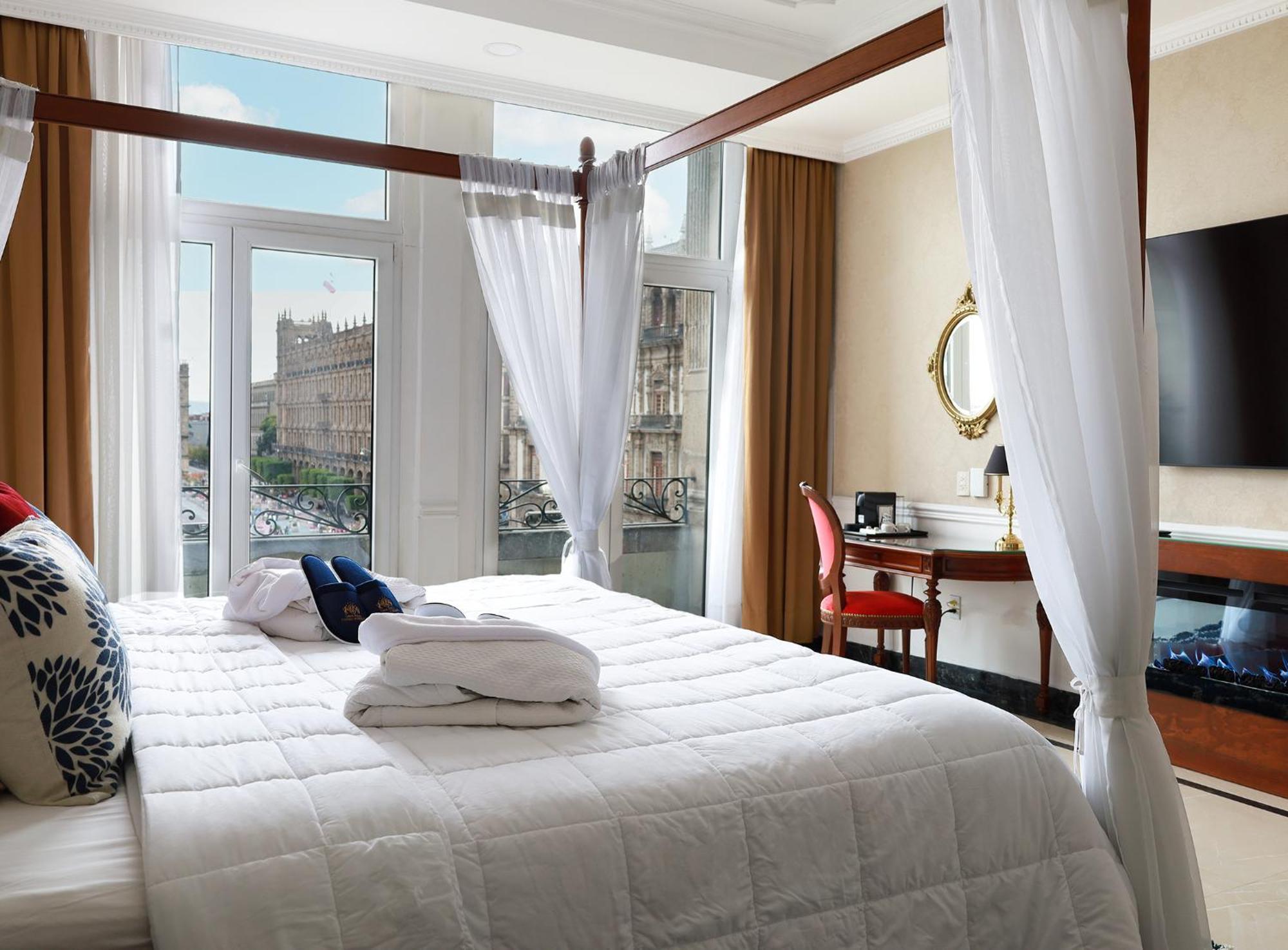 Gran Hotel Ciudad De Mexico Zocalo View Exterior photo A room at the hotel