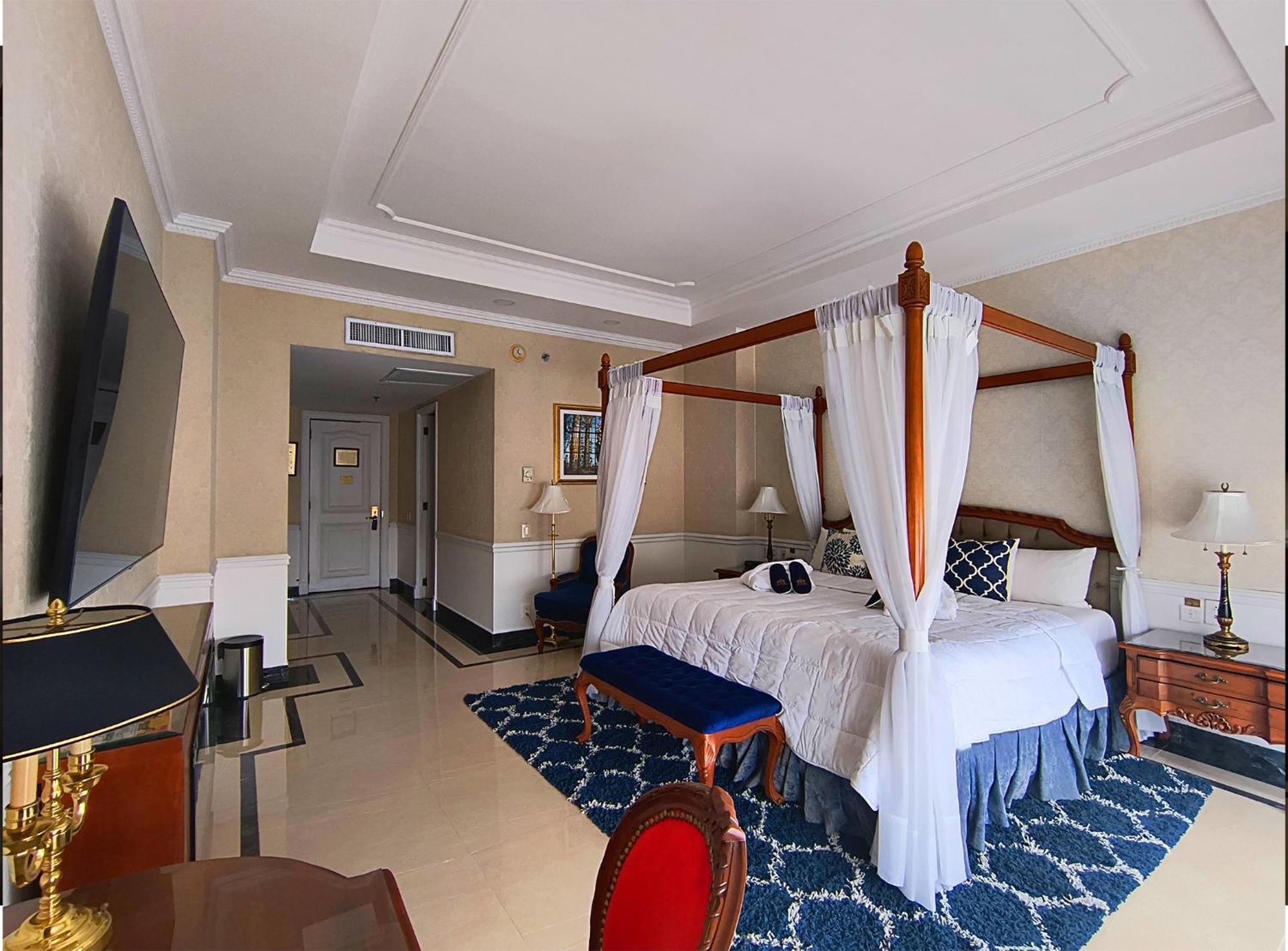 Gran Hotel Ciudad De Mexico Zocalo View Exterior photo A room at the hotel
