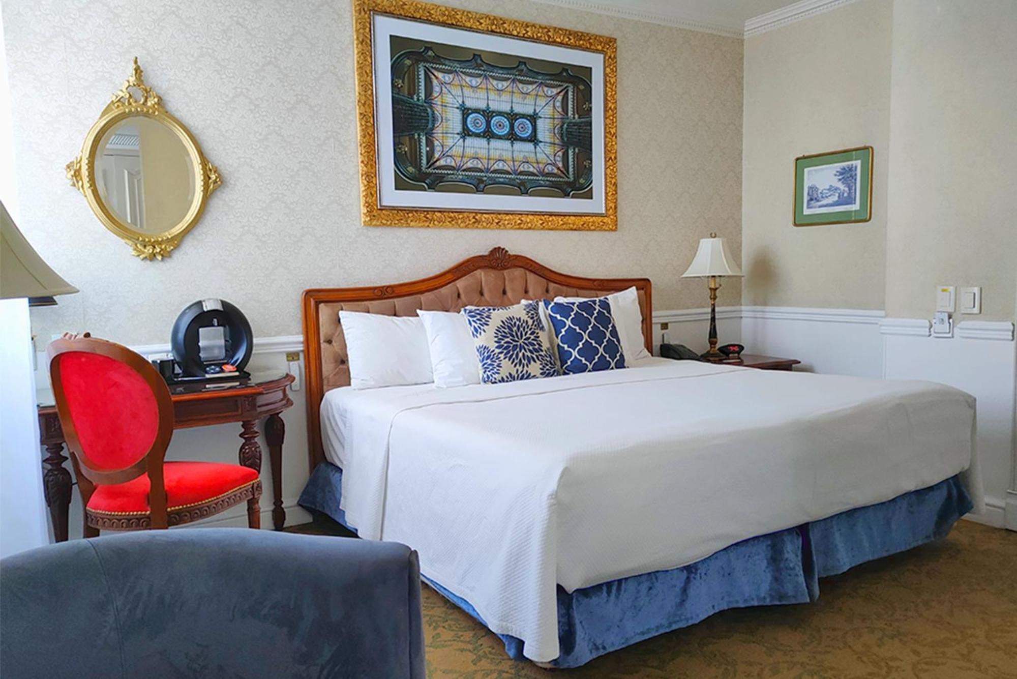 Gran Hotel Ciudad De Mexico Zocalo View Exterior photo A room at the hotel