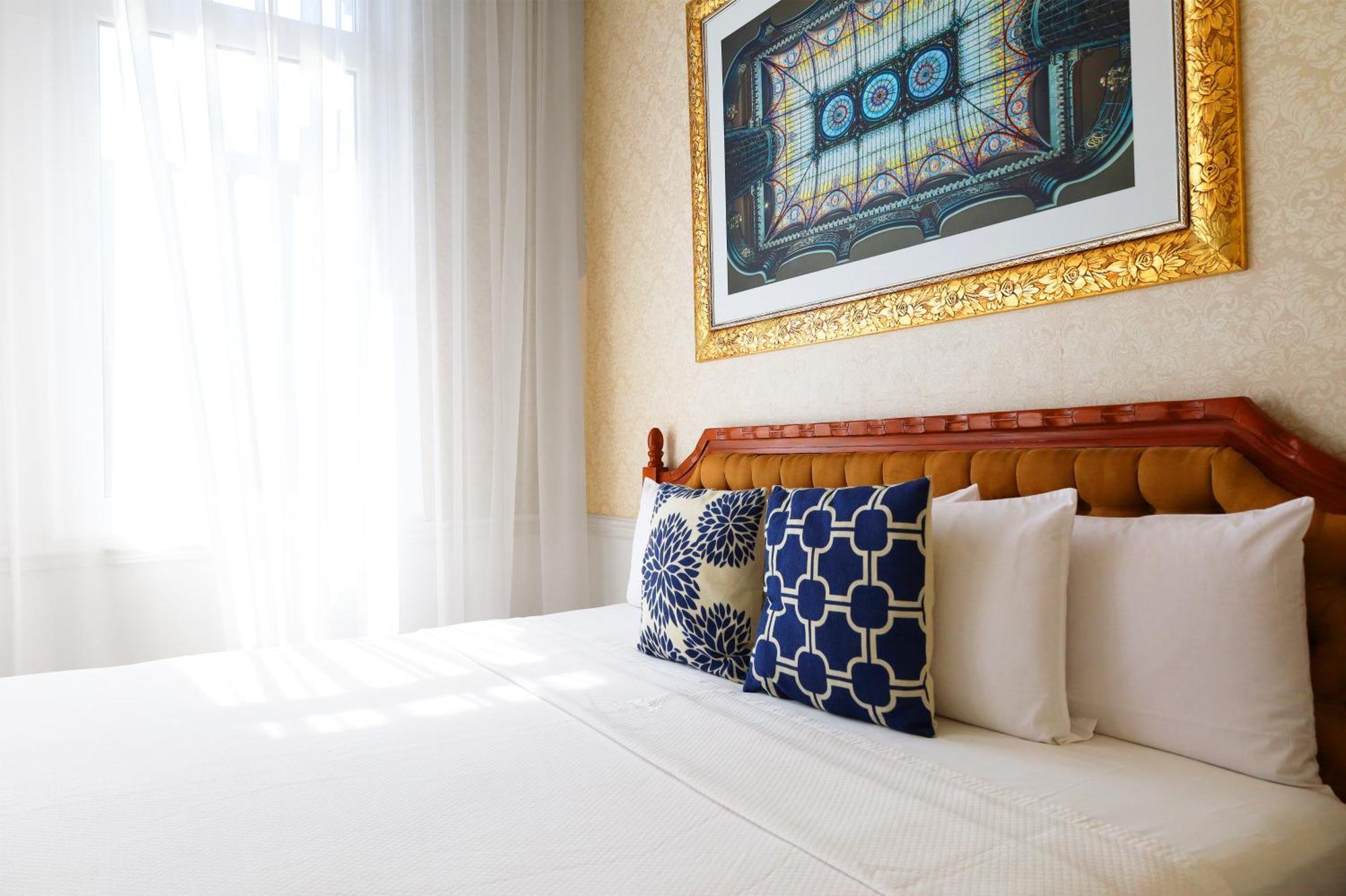 Gran Hotel Ciudad De Mexico Zocalo View Exterior photo A bedroom at the hotel